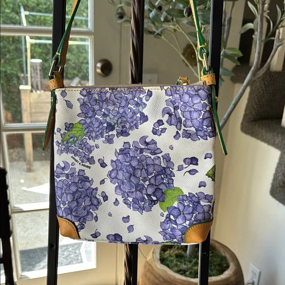 Dooney & Bourke Purple hydrangeas , Tan straps with Green Accent Crossbody - Picture 4 of 13